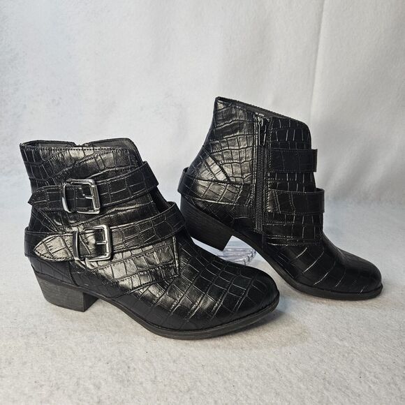 A.N.A Sz 6.5 "Afra" Ankle Boot Faux Alligator Western Almond Toe - Picture 1 of 5